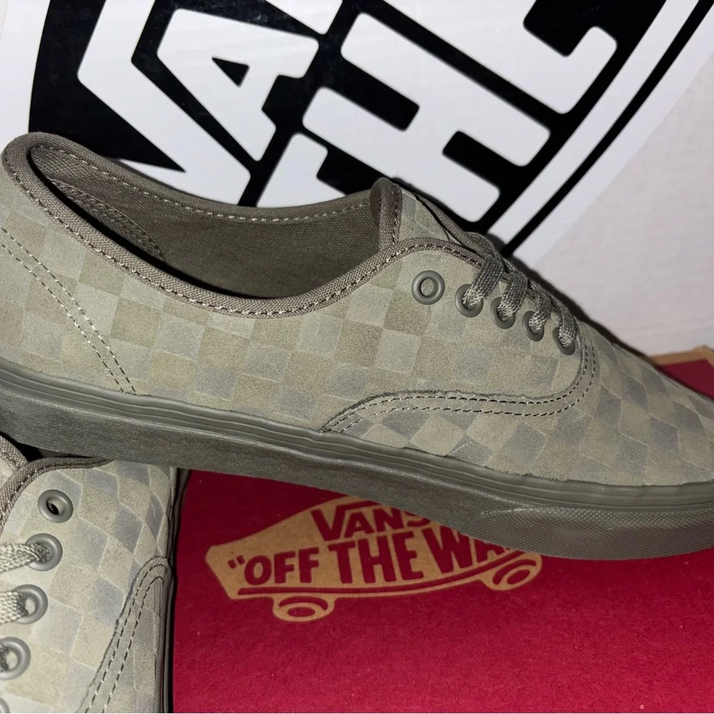 Vans Authentic sz 9.5 Men’s 11.0 Women’s - Picture 4 of 12